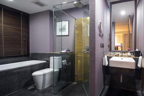 room detail thumbnail 2