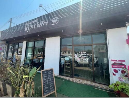 KL's Coffee & Hostel in Route 38