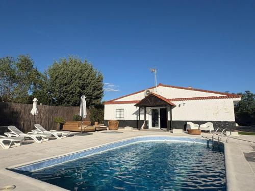 Las Colinas in Estremera