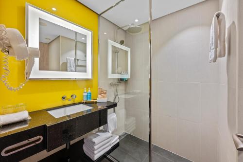 room detail thumbnail 2
