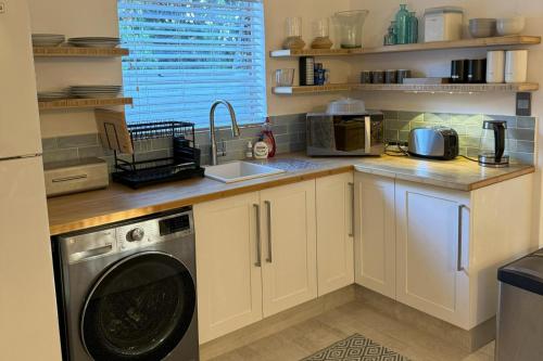 Cottage - Sleeps 4 - Pet friendly - Pool - Parking, Johannesburg (foto 10)