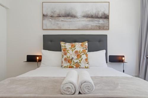 Affordable Comfort in Sea Point Retreat - image 2