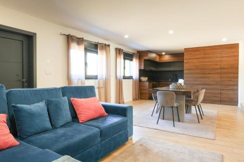 3 bedrooms, 5 beds