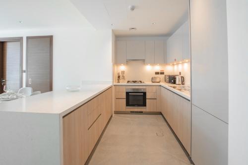 The Crest Luxe Getaway l Brand New 1BR w Premium Facilities l Meydan Near Downtown, Dubái (foto 3)