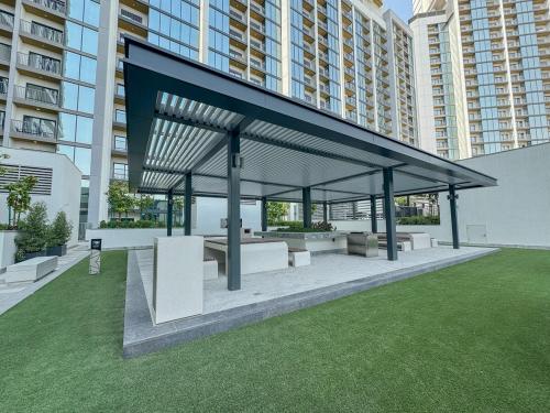Vogue Sobha Hartland Three Bedroom plus maid Room Apartment with Balcony, With Full Access to all Amenities, Dubai (foto 7)