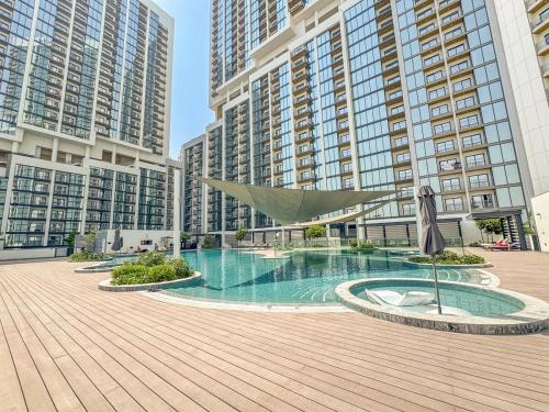 Vogue Sobha Hartland Three Bedroom plus maid Room Apartment with Balcony, With Full Access to all Amenities, Dubaj