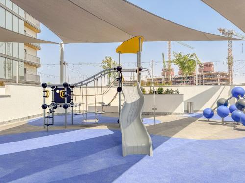 Vogue Sobha Hartland Three Bedroom plus maid Room Apartment with Balcony, With Full Access to all Amenities, Dubai (foto 6)