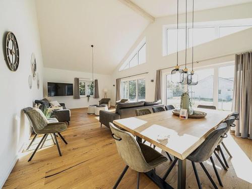 Exklusives großes Ferienhaus - modern, geräumig, nah am Meer (Exklusives großes Ferienhaus - modern, geraumig, nah am Meer) in Dagebull