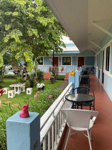 Balcony/terrace, Big Bear Resort Cha-Am หมีใหญ่รีสอร์ทชะอำ in Cha Am Golf