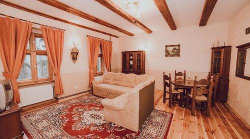 Palac Kursko Agroturystik in Chycina