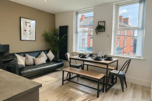 Kitchen Island TV Every Room Multi Beds 5 Bath in Edge Hill