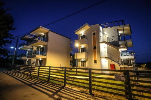 Amphipolis Deluxe Apartments