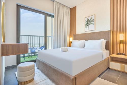 STAY BY LATINEM Luxury 2BR Holiday Home CB 1313 Near Burj Khalifa, Дубай (фото 9)