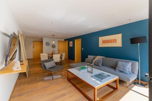Capitalia Chic 1BR w High-Speed