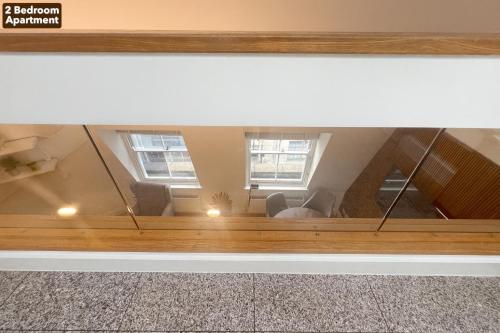 Wardour Street Soho Modern Studio 1 and 2 Bedroom Apartments - image 6