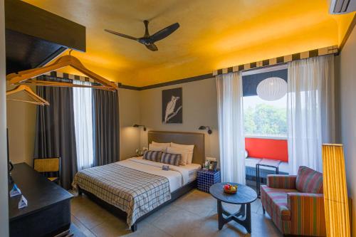 room detail thumbnail 1