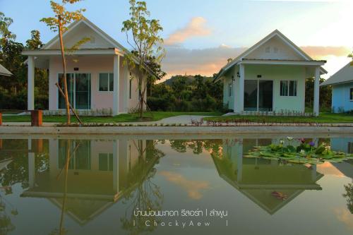 Exterior view, Banmon Makok in Pa Sang