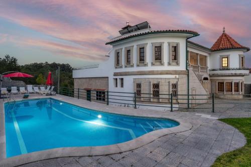 Calejo House – Pool & Sports & Grill Retreat chambre d'hôte Pedrulhos