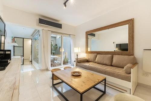 Vic Lop- 2 bathrooms, 4 guests, central patio, Recoleta