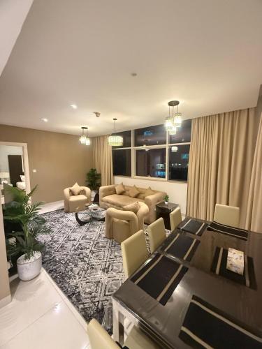 Wecation- Chic 2BR Damac Maison Cour Jardin Business Bay, Dubai (photo 5)