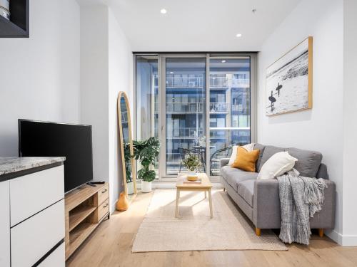 Modern CBD - Southern Cross, Free Tram, Gym, Pool
