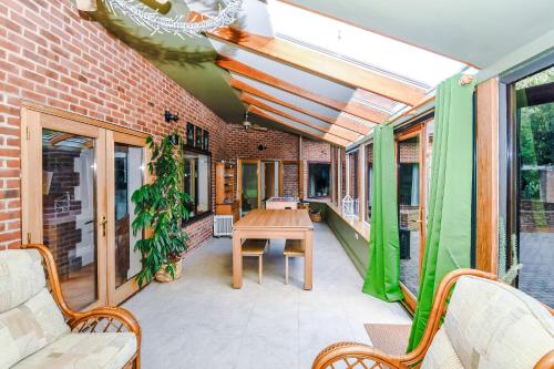 Manby Louth 5BR Home 3Bath Parking WiFi in Manby