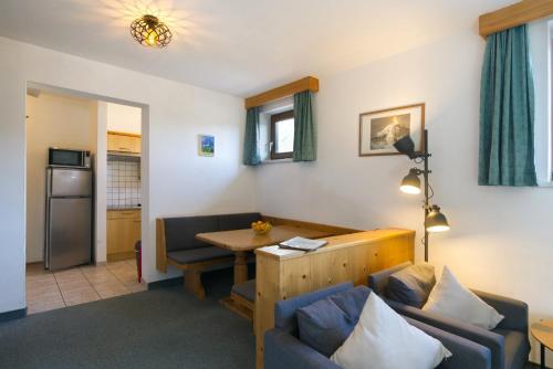2 bedrooms, 4 beds
