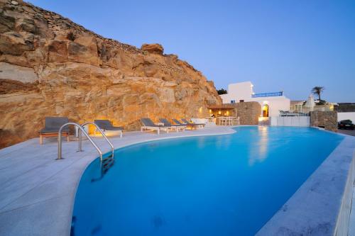 Mykonos Beach Hotel - image 12