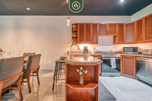 Modern 2BR Condo in Old Town - Private Terrace