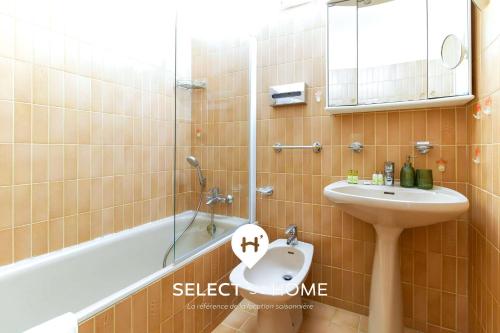 SELECT'soHOME - Duplex avec rooftop à Saint-Clair au Lavandou à quelques pas de la plage - PARCFO-16 - image 3