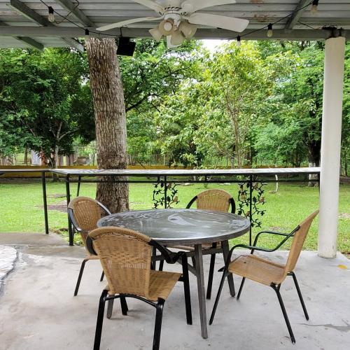 設施, cozy corner with pool minutes away from the beach in 查梅