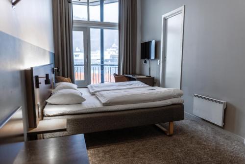1 double bed