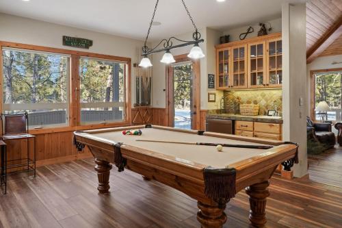 Vine Maple-Golf View-5BR/4.5BA - image 2