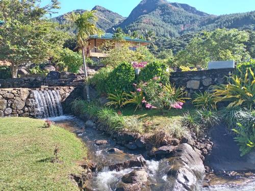 World's End Base Eco-Village in Rathnapura