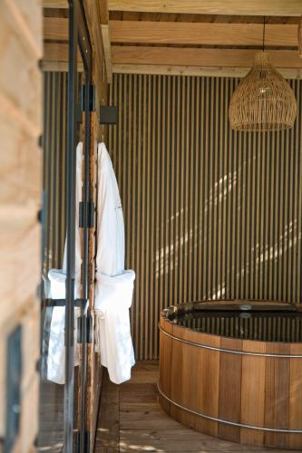Escapade luxe avec bain nordique privatif au bord du canal in Mormant-sur-Vernisson