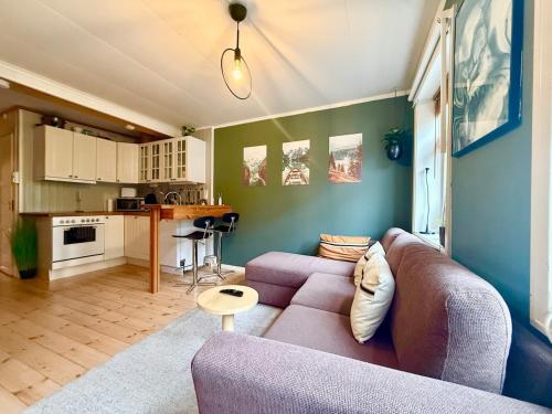 Rustic Retreat Apartment, Central & free parking ! in Trondheim