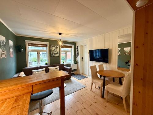 Rustic Retreat Apartment, Central & free parking ! in Trondheim