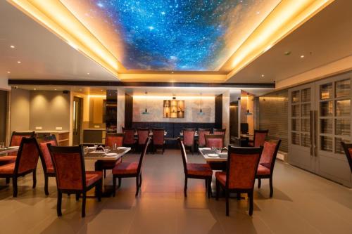 Restaurant, OCEAN PEARL in MVP Colony