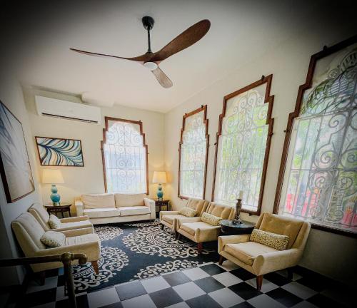 Canario Boutique Hotel - image 2