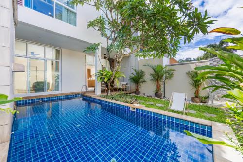 Oxygen Villas with Private Pool Near Naiharn by TropicLook