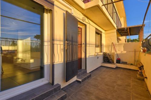 Cosy 5BR house with a lovely terrace in La Rose