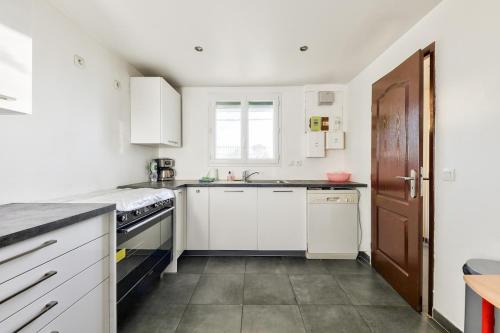Cosy 5BR house with a lovely terrace in La Rose