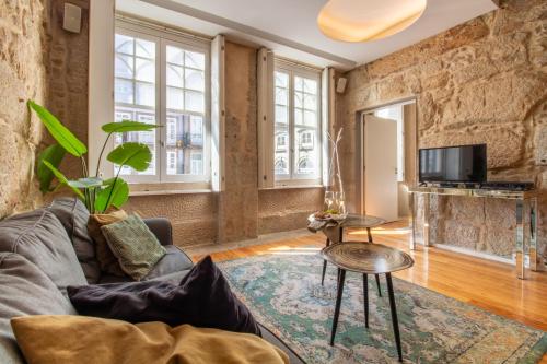 Aurora Mezzanine by LovelyStay, Porto
