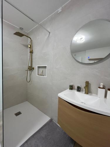 Vannas istaba, Appartement de Charme au cœur de Montendre in Montendre