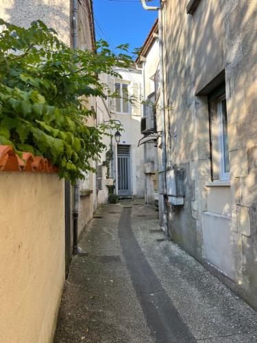 Appartement de Charme au cœur de Montendre in Montendre