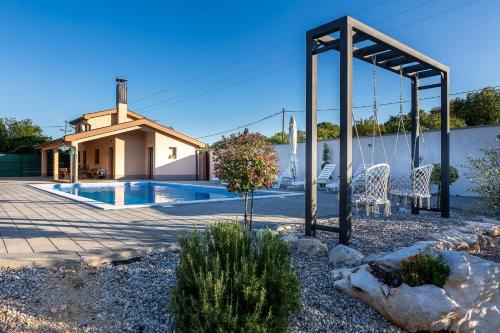 Peldbaseins, Villa Ambrić - Nature Escape (Villa Ambric - Nature Escape) in Ružići