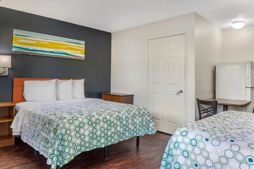 2 queen beds