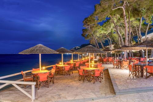 卡斯特羅沙灘酒店 (Castello Beach Hotel) in 阿爾格西