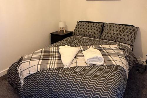 2 Bed - Sleeps 6 - Free Parking in Harmans Water