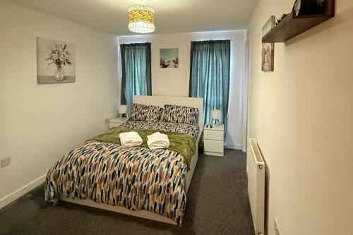 2 Bed - Sleeps 6 - Free Parking in Harmans Water
